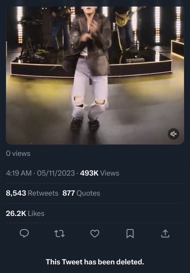 crgirli's tweet photo. The audacity! his dance was so bad that even his own fanbase had to delete the post 😭 https://t.co/mfHisUJJid