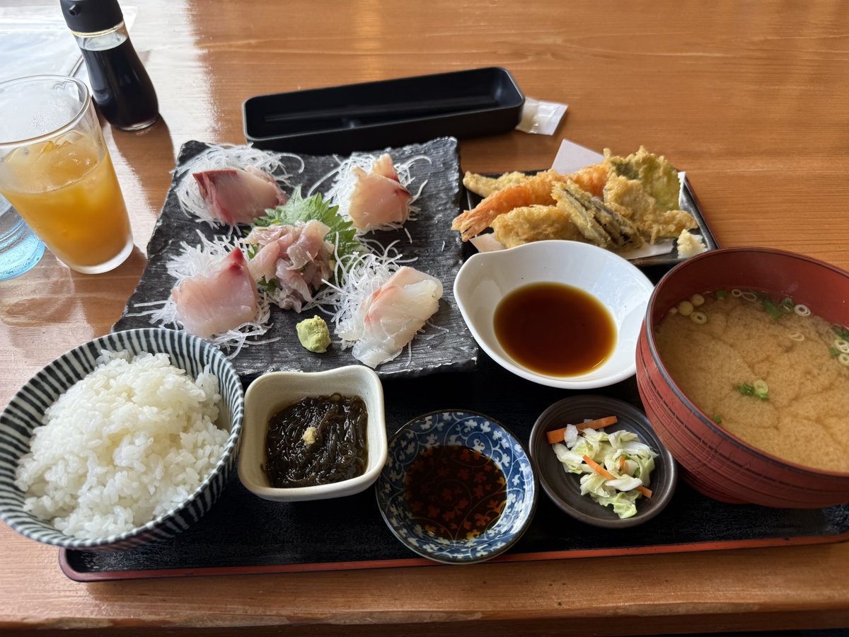 yamazap_ride's tweet photo. のんびり100キロライド🚲
久々に行ったけど、お刺身も天ぷらも貝汁も美味しかった😋
#まるひの貝汁 https://t.co/MbyMra7bCe