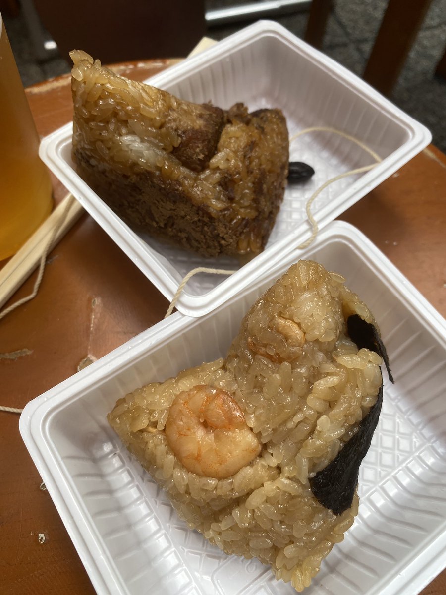 usamechno's tweet photo. 南京町で食べ歩き。神戸意外と近かったけどバスの席がほば埋まってて、あわや帰宅難民になるところだった。 https://t.co/HLuqsRg85z