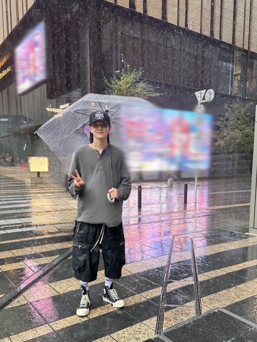oneoreight__'s tweet photo. ヤッホー1DERZ！
tsubasaだよ!
池袋のモニュメントを見に母と妹と行ってきたよ！

みんなのおかげでこんなに嬉しいモニュメントを見ることができて改めて自分はたくさんの人から支えてもらって、愛されてるんだなと感じれました🙇‍♂️

これからもoneoreightのこと、そして自分のこと、たくさん成長していくのでこれからもよろしくお願いします！
本当にみんなありがと！！✌️
それでは、以上！ONE OR EIGHTのtsubasaでした！🕊️

#TSUBASA #ONEOREIGHT #1OR8
#HAPPYTSUBASADAY