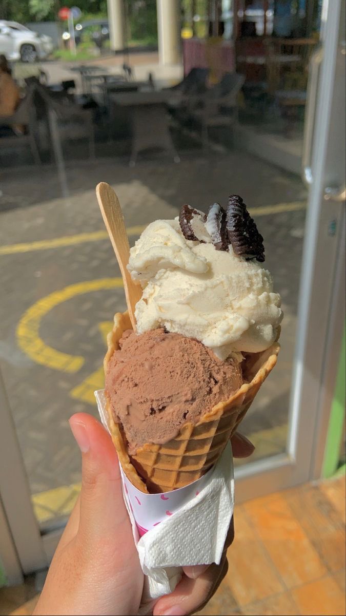 mingitc's tweet photo. Es krim buat deppano, anak gweh yang paling ganteng @tsanchoi kalo kurang bilang, nak. Nanti papih bawain lagi... tukangnya 😊 https://t.co/0rHKJO5gDJ