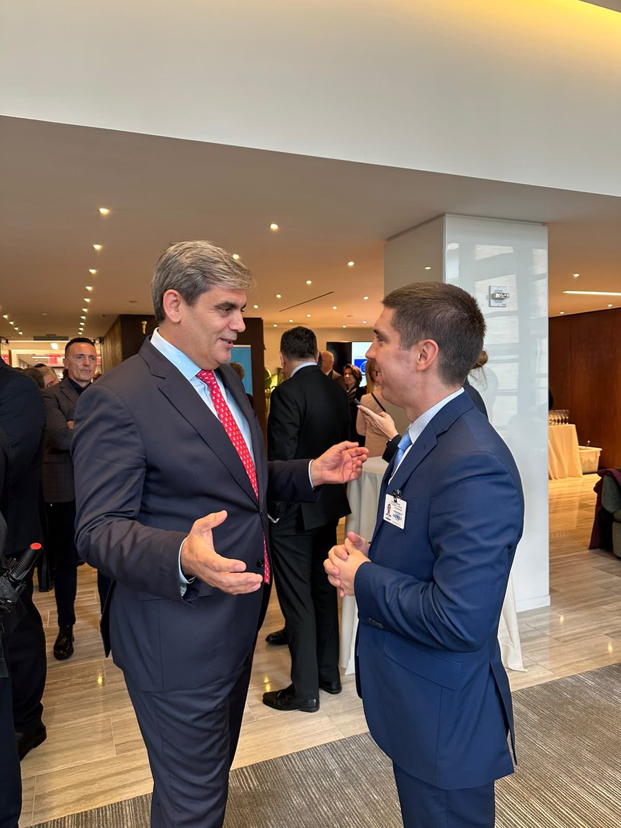 MihaiPopsoi's tweet photo. 🇲🇩🇲🇪 Shared commitment to a European future. With Montenegro’s FM @ErvinIbrahimov1, we spoke about our bilateral ties, the EU accession process and opportunities to bring our countries closer through stronger cooperation. https://t.co/XfMnOtUlGP