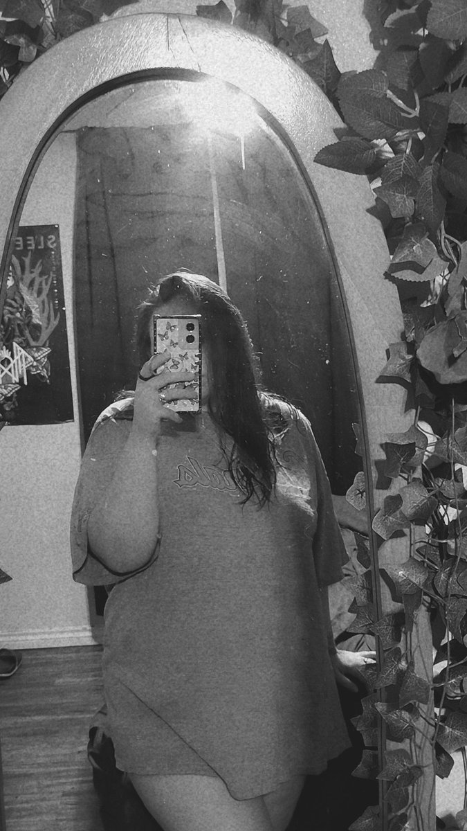 DirtyPixie03's tweet photo. Was gonna give you guys something different tonight but things got a bit busy 😕 don't worry I'll post something better tomorrow night 😘 https://t.co/V2snw3RuEG