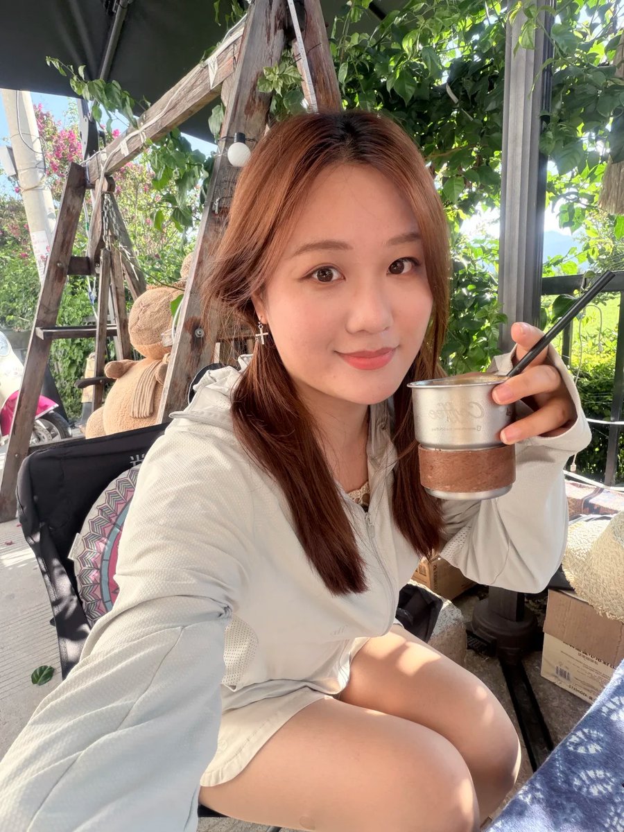 MaryppswVL's tweet photo. 听说X上的人都很直接，那我直接问了，有喜欢我这样的吗？ https://t.co/tA1SfQGVyO