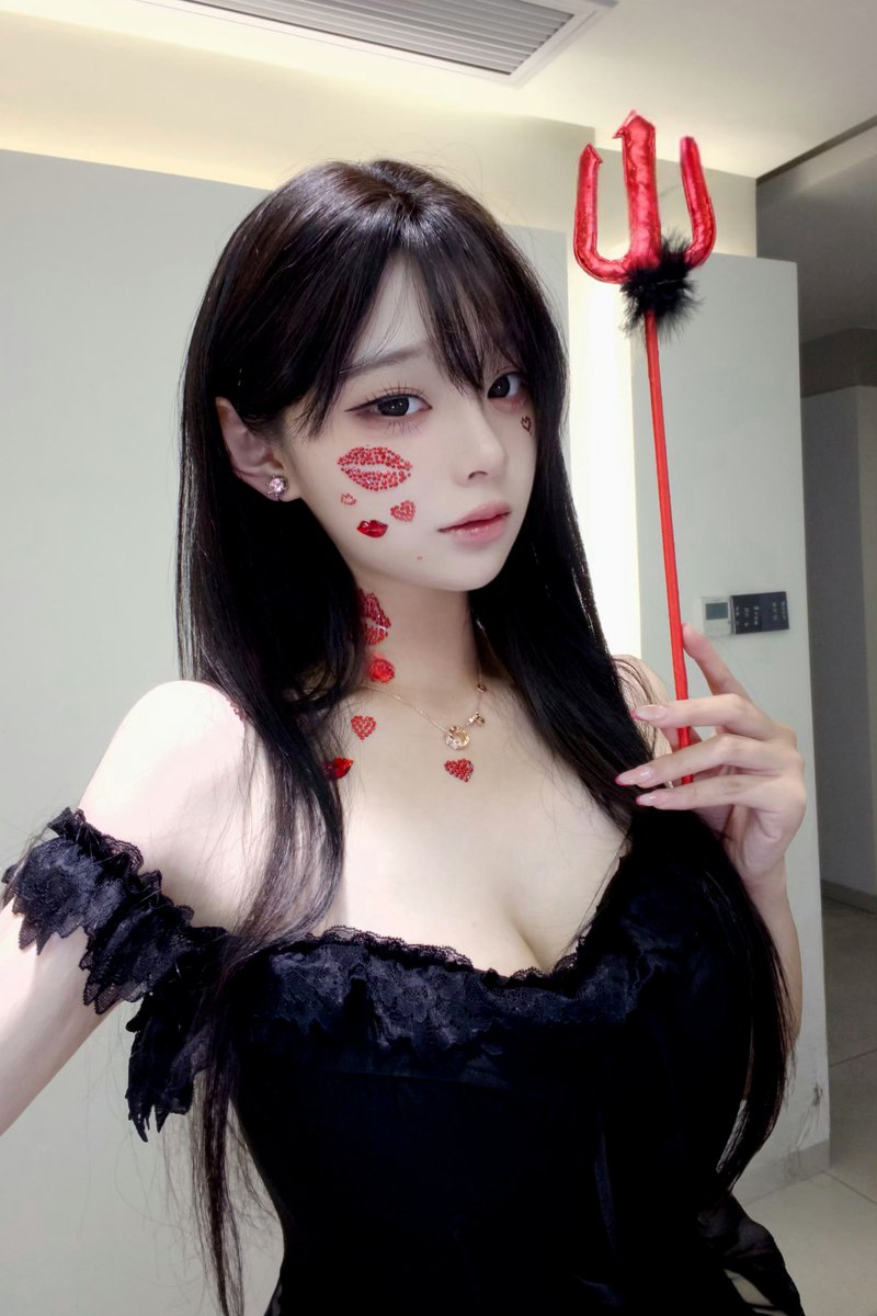 yingshaoovo's tweet photo. 😈👿 https://t.co/38QcRUAcII