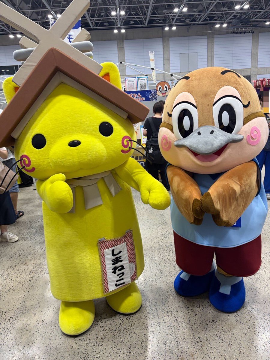 osakaprefPR's tweet photo. おつ河内れんこん！
無事、「しまねっこまつり2026」終わったで！
ステージ応援してくれたり、ブースに遊びに来てくれて、ほんまおおきに⭐︎
みんな大阪のこと好きになってくれたかな？
明日は、松江フォーゲルパークでグリーティングするから、遊びに来てな！

 https://t.co/oJWiNATzOz https://t.co/cDBLwXcZFA