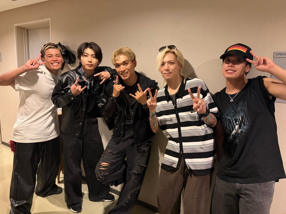 TARO_KOBAYASHI's tweet photo. #THESHOUT 
みんなが一つになったような、そんな夢のようなステージでした
ステージからの景色も本当に感動的でした
しゅーめい踊り枯れてたね！笑

そして明日は長野LIVE HOUSE J様でワンマンライブ🔥明日も叫びからします
チケットはこちら✨
https://t.co/YAWyj283Jg https://t.co/HLC25KK9lN