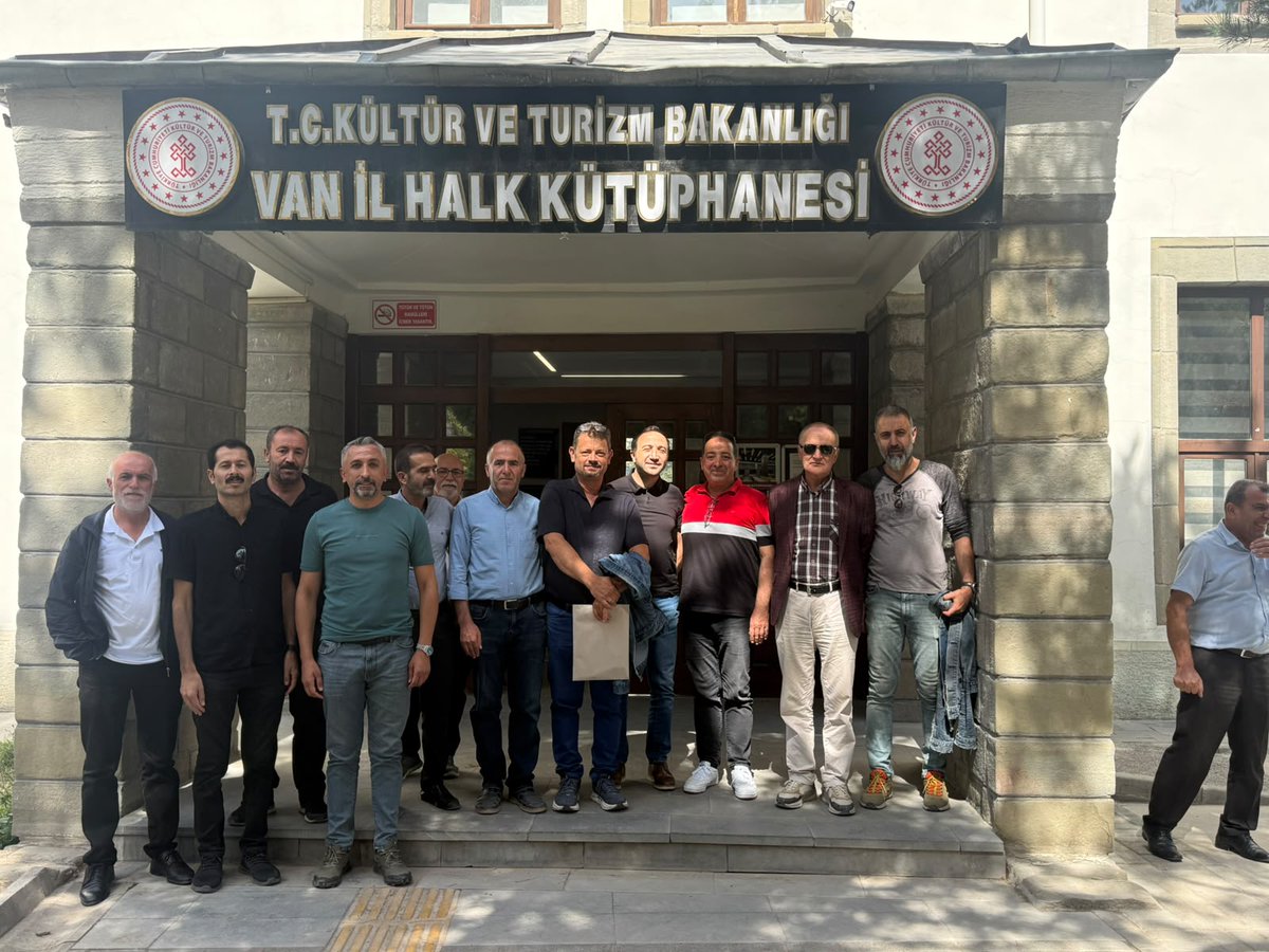 kultursanatsen's tweet photo. Kültür Sanat Sen Van Bölge Temsilciliği Yeni Dönem Seçimleri Gerçekleştirildi!
İşyerlerinden başlayarak sendikal demokrasiyi yaşatmayı ilke edinen Kültür Sanat Sen, aynı kararlılıkla yoluna devam ediyor!
Kültür Sanat Sen Van Bölge Temsilciliğimizde; yeni dönem Bölge Temsilcilik Kurulu seçimi demokratik olgunlukla gerçekleştirilmiştir.
Örgütlü gücümüzü büyütmek, emeğin ve haklı mücadelemizin sesini daha gür duyurmak için omuz omuza yürüyen tüm üyelerimize ve delegelerimize teşekkür ederiz.
Birlikte değiştireceğiz, birlikte kazanacağız!
#KültürSanatSen #SendikalDemokrasi #Van #ÖrgütlüGüç #Emek #Dayanışma