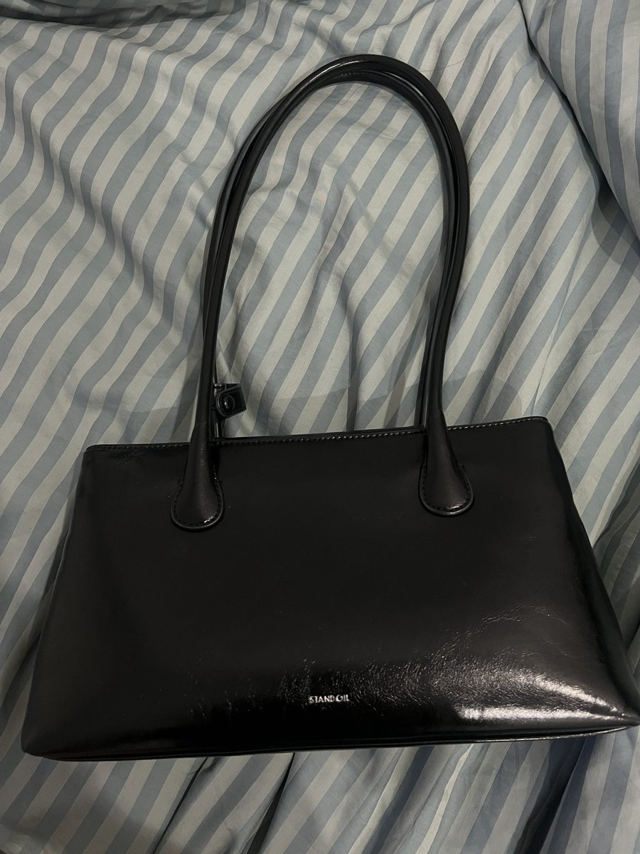 p051103's tweet photo. ส่งต่อกระเป๋า stand oil
รุ่น Square Low Bag สี Black ใส่ไอแพดได้ค่ะ

 🏷️ 1,800฿  (from 3,000) ส่งฟรีค่ะ

ทักมาขอดูเพิ่มเติมได้นะคะ 💗

#standoil #standoilthailand #standoilth #ส่งต่อstandoil #standoilส่งต่อ  #standoilมือสอง https://t.co/fyeK4DLEQq