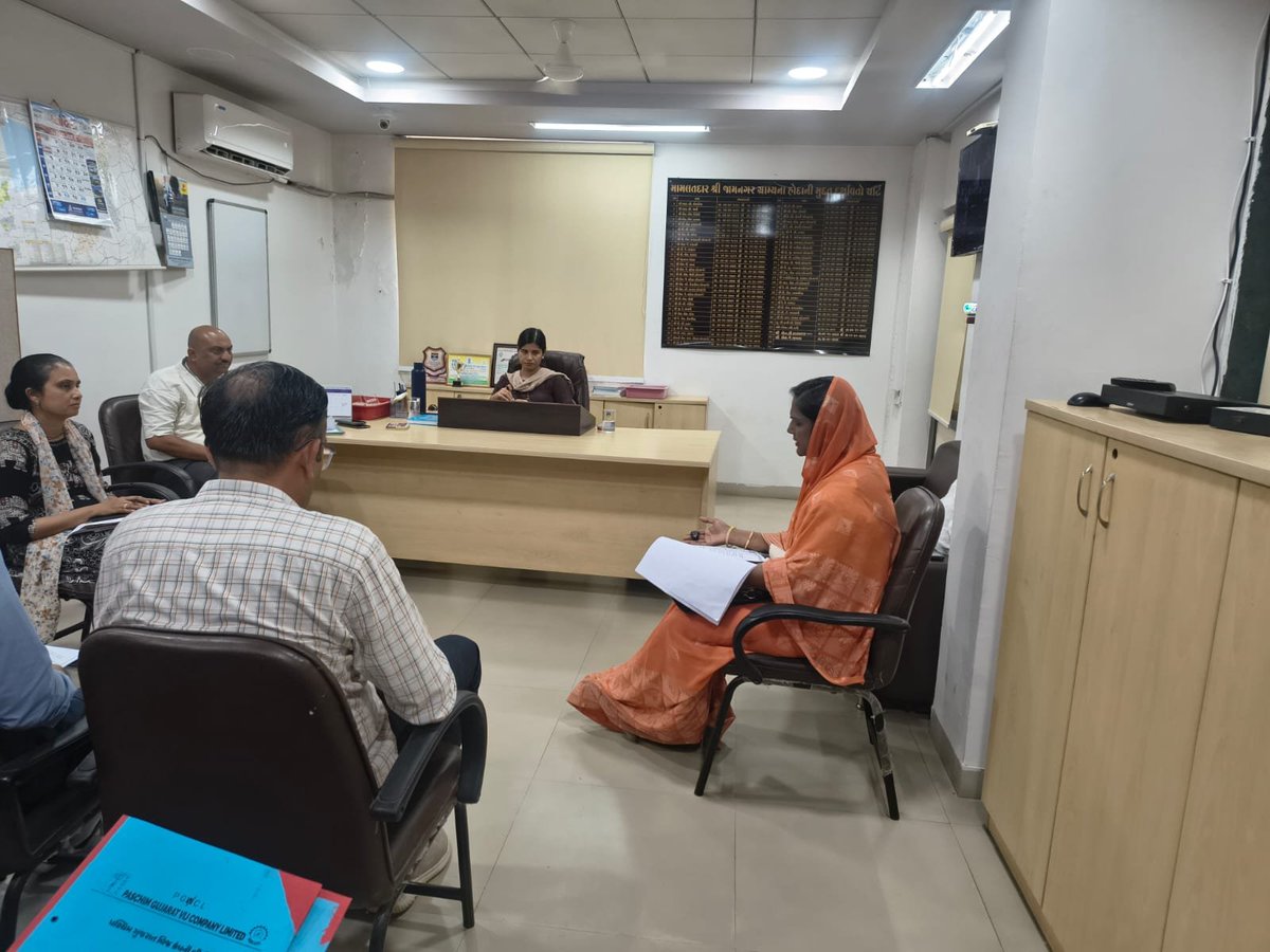 ddojamnagar2's tweet photo. આજરોજ મામલતદાર કચેરી જામનગર ગ્રામ્ય ખાતે તાલુકા સ્વાગત કાર્યક્રમમાં ઉપસ્થિત રહી લોકોની રજૂઆતો અને ફરિયાદો બાબતે સંબંધિત અધિકારીઓ સાથે ચર્ચા વિચારણા કરી હકારાત્મક નિકાલ કરવા સુચના આપવામાં આવી.
 
@CMOGuj @Bhupendrapbjp @InfoGujarat
@Dwivedi_D @GujPRHDept @GujDCoffice https://t.co/VDlDJ8s7cE
