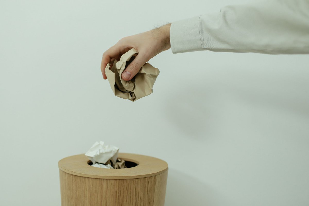 AguasdeAviles's tweet photo. 🗑️ Las toallitas, compresas, bastoncitos, mascarillas y demás productos no degradables deben echarse siempre a la basura.
🙋‍♀️ Está en nuestras manos hacer un uso responsable. 
¡El WC no es una papelera! ❌🚽
➡️ https://t.co/IHGUtHchJW https://t.co/Q80YqyHevn