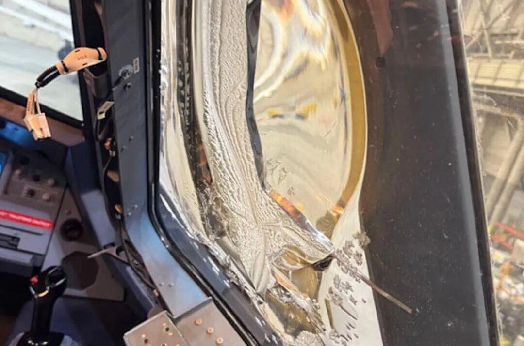 Fahadnaimb's tweet photo. Somebody Amazon’d a sunshade onto a heated A320 window. Guess what happened.

May 2026 Airbus Safety First. Crew bought a sunshade online and put it on the right sliding window. The shade trapped heat. The window heat sensor was already failed, so the system kept heating on bad data.

Window got hot and started distorting. Crew got the alerts, pulled the window CB, and diverted. On final the right window cracked.
Inner ply is stretched acrylic. It shrank and showed the interlayer. Outer ply held. They landed.

Same article warns about suction-cup tablet holders. Same heat trap, and they can fall off in turbulence.

Use the sun visors that already sit in the cockpit. If you need a tablet, mount it on the frame, not on the window.