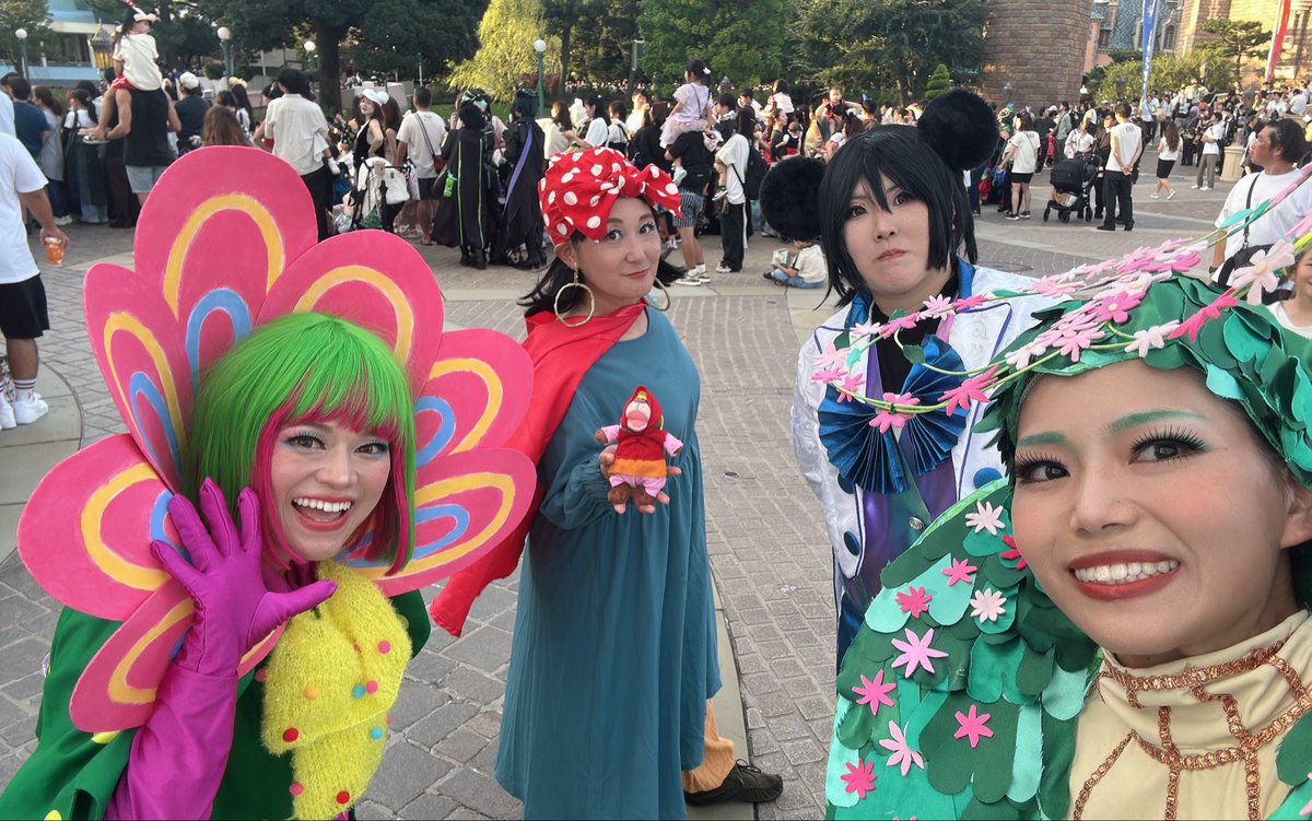 pigintower's tweet photo. パレード後に城前集合だよっ！！！！ https://t.co/igpuIWm9aE