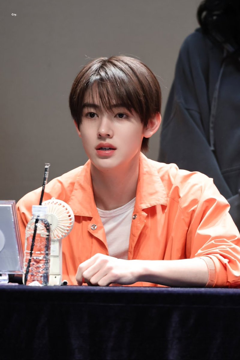 neon240113's tweet photo. @Hyeonville Seonghyeon’s voice, reactions, and smile bring EOMUSE to the MC desk, while his EOMPACT and EOMSEAN make the segment unforgettable.

MC EOM TAKES OVER

#SEONGHYEONonAir
#ソンヒョン大活躍
#SEONGHYEON #성현 https://t.co/MwOynRUNLG