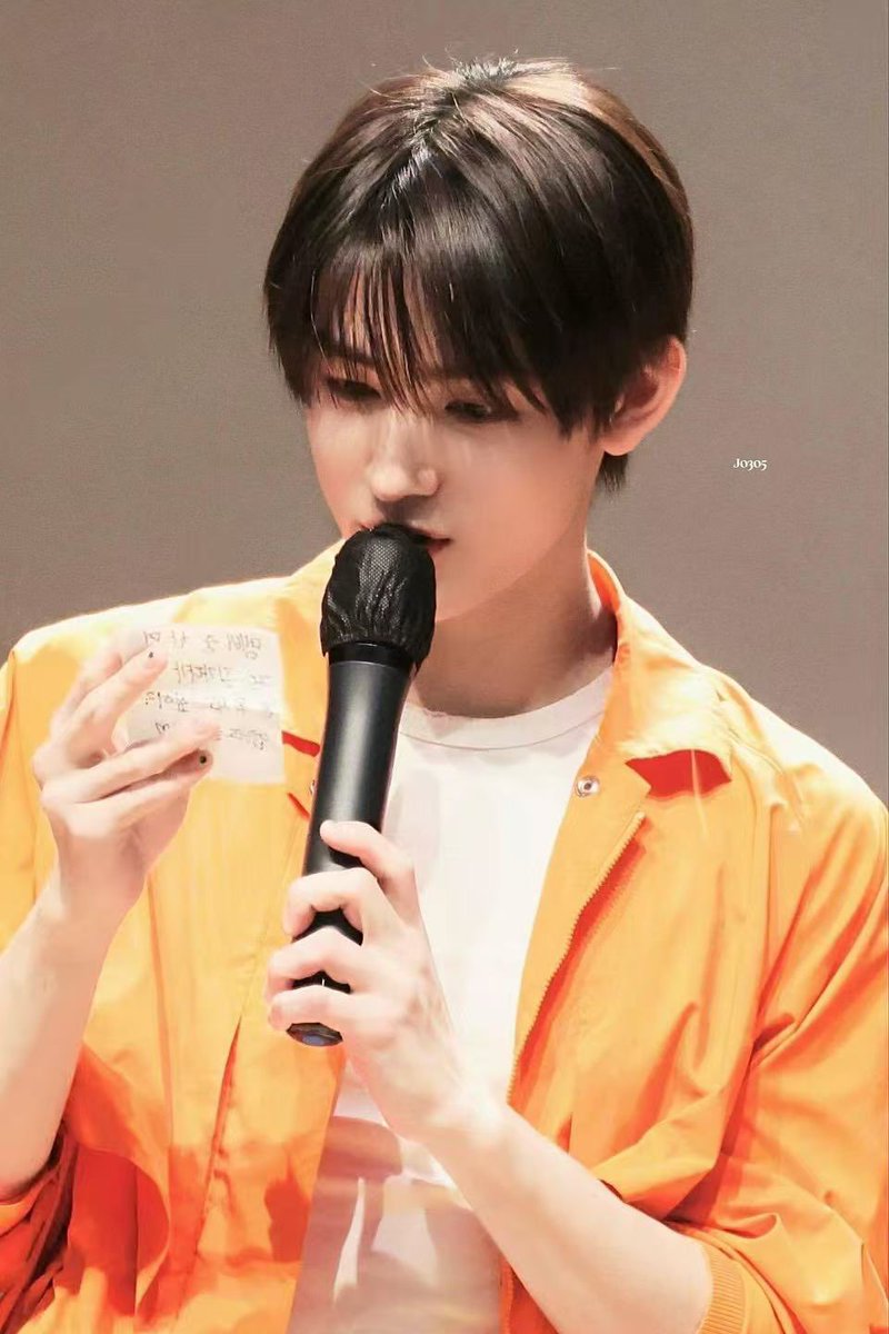 annywgfb's tweet photo. @Hyeonville It is such a precious moment seeing Seonghyeon beyond performance stages; EOMPACT builds warm atmosphere, EOMSEAN defines his vibe, EOMUSE makes everyone want to keep these precious frames.

MC EOM TAKES OVER

#SEONGHYEONonAir
#ソンヒョン大活躍
#SEONGHYEON #성현 https://t.co/KEpGBwL2R2