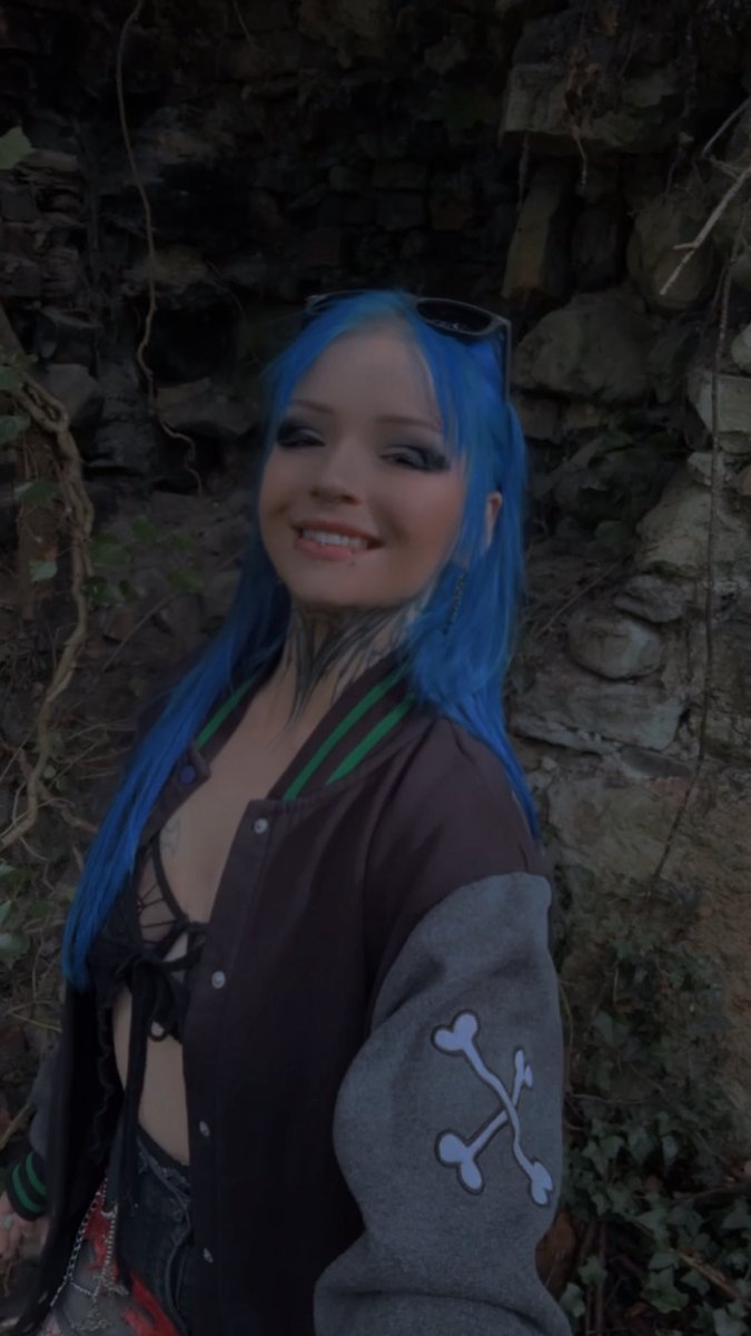 unknowngothXOX's tweet photo. #alt #alternative #emo #altgirls #egirl #goth #grunge #follow #onlyfans #girlfriend https://t.co/hnkxRlqmC7