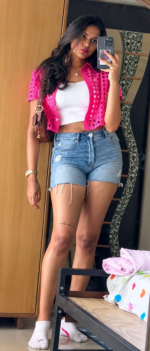 manmathaleelai0's tweet photo. Sneholic👑Donut&amp;Leg piece show kaati møød ethura🔥Ava legs ah nakkite🦵Mølăîyă kasaki kamba thirugi thudika vidanum🍼thøppula nakki eduthu🍩Trouser avuthu půșşý ulla viral vitu nondi🤤unna møan pana vitu neck la kiss adichu idupu pudichu thadavite økkånům di🍌
#navel #thoppul https://t.co/aG2Y0n3nYL