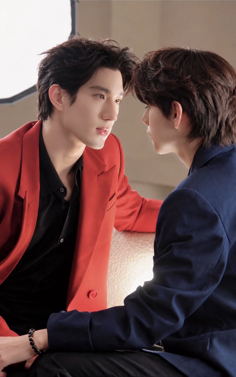 mymyzzazo's tweet photo. รอยยิ้มเจ้าเล่ห์มากสายตงสายตา
มองหน้าคนสวยแล้วมันฟินใช่ไหมพี่เจิ้ง~ 🫠 https://t.co/zp3v75XP0q