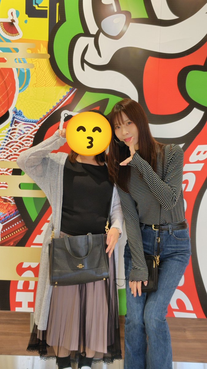 ayanoooon717's tweet photo. 今月ラストの推し事🍀
朝からお話できたし2ショットも撮っていただけるとは思いもしませんでした😸
ほんと毎回私の身長にあわせて写真撮ってくれるの神でございます🥹💗

実践は-40本(´＾｀)
こりずに喰種打ち、中段チェリーひいたけどフリーズせず🥹
回収0😔
洗濯機代どこかで稼ぎます笑

今日もお会いした皆さまありがとうございました🙏☺
#七瀬静香