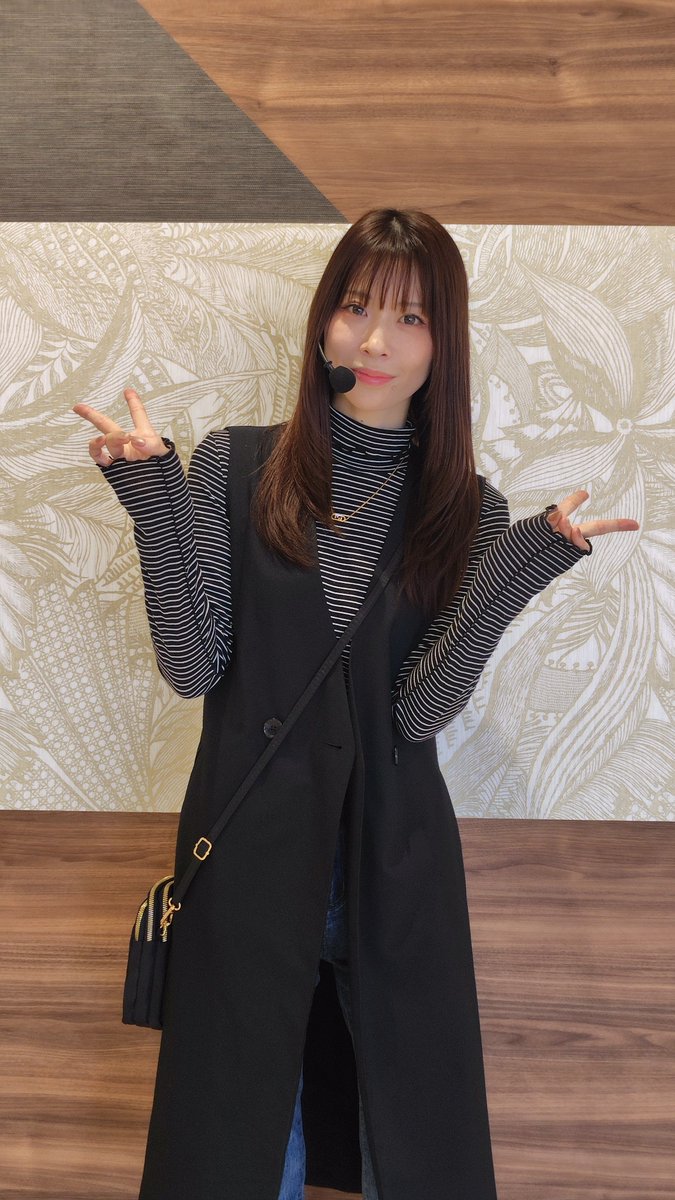 ayanoooon717's tweet photo. 今月ラストの推し事🍀
朝からお話できたし2ショットも撮っていただけるとは思いもしませんでした😸
ほんと毎回私の身長にあわせて写真撮ってくれるの神でございます🥹💗

実践は-40本(´＾｀)
こりずに喰種打ち、中段チェリーひいたけどフリーズせず🥹
回収0😔
洗濯機代どこかで稼ぎます笑

今日もお会いした皆さまありがとうございました🙏☺
#七瀬静香