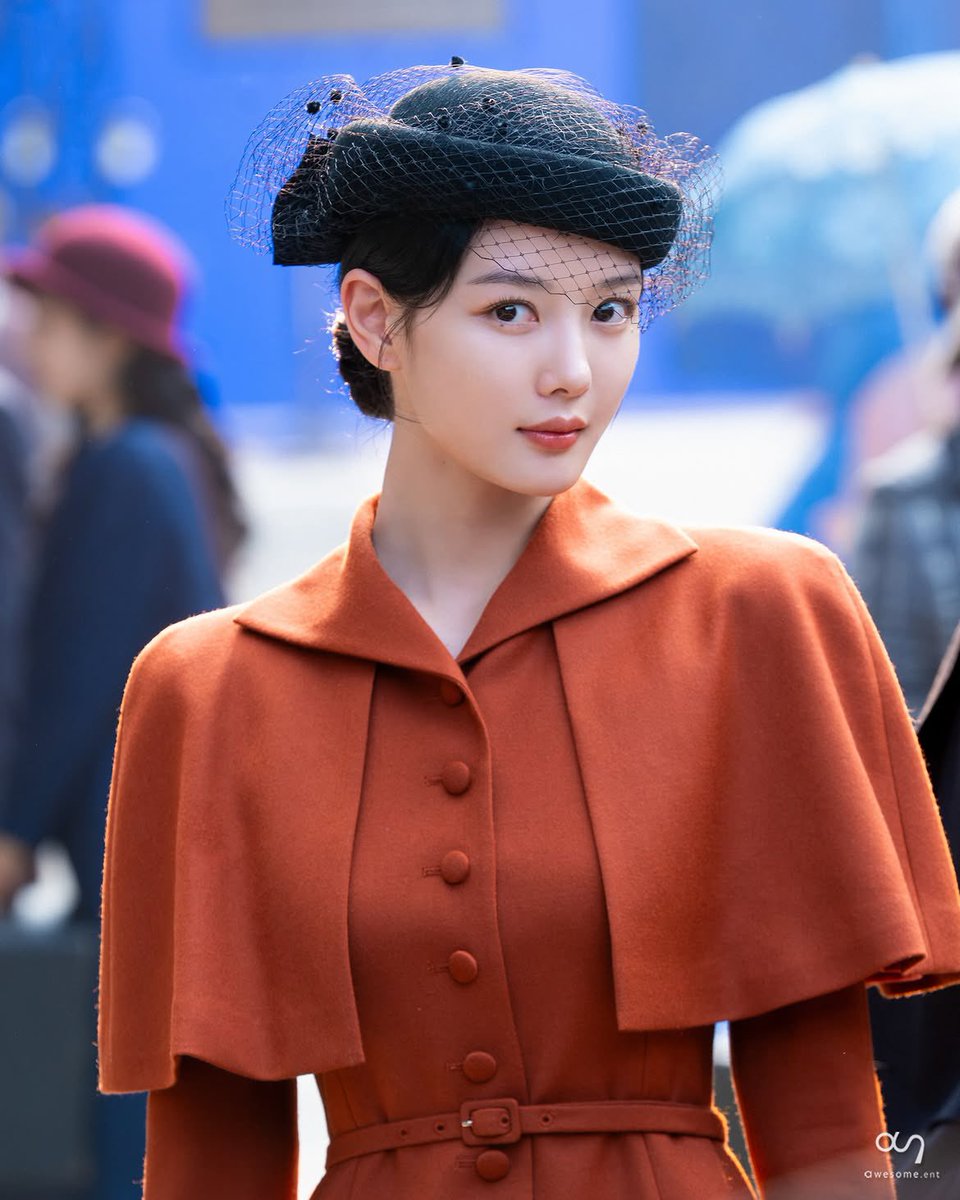 croqee's tweet photo. 김유정 시대극의 얼굴이시다 https://t.co/RyFgRFw8iL