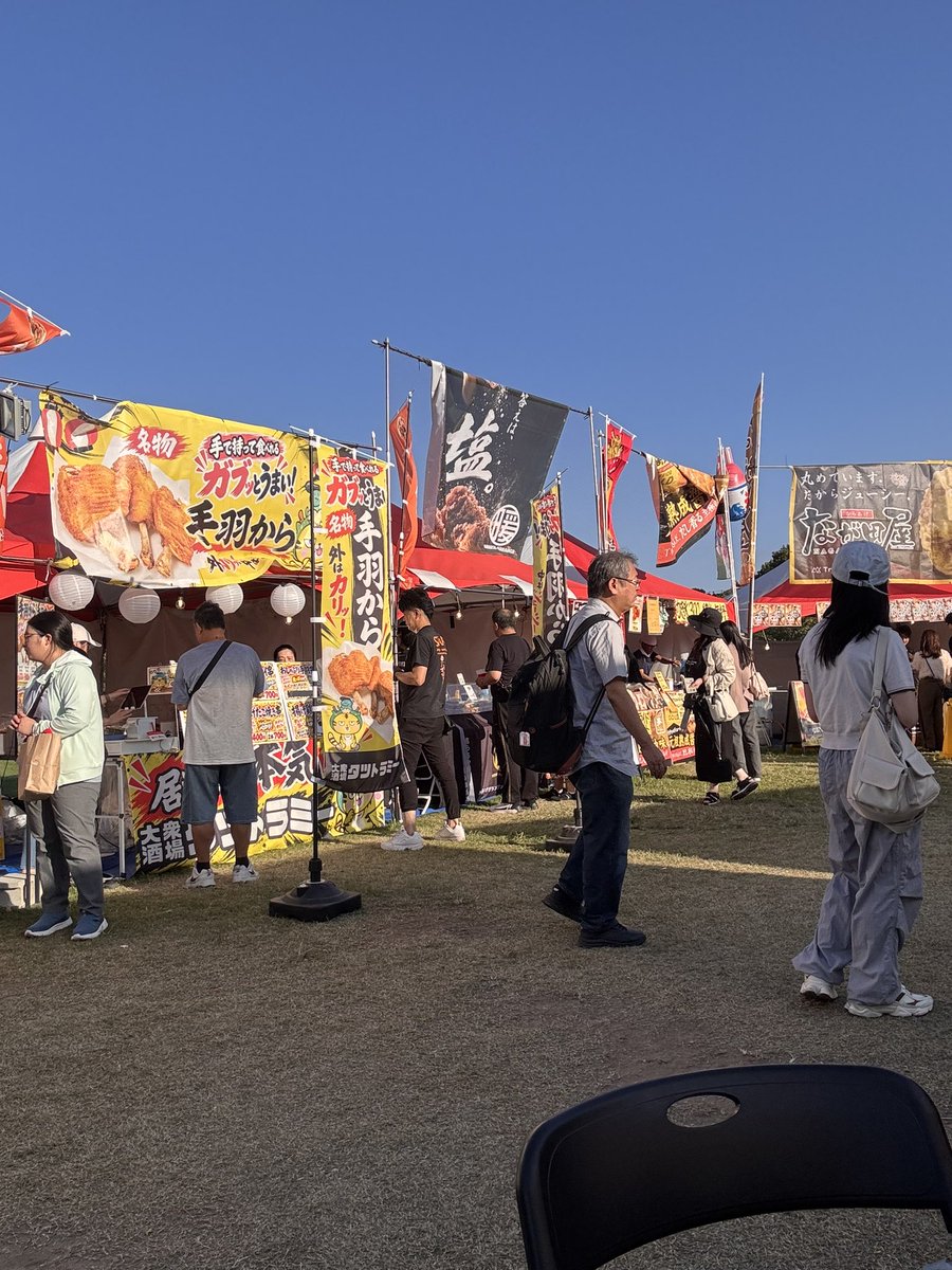 iampikko_'s tweet photo. 唐揚げフェス🍗来てみた🐷

#唐揚げフェス　#舞鶴公園 https://t.co/F3cHbnIZdh
