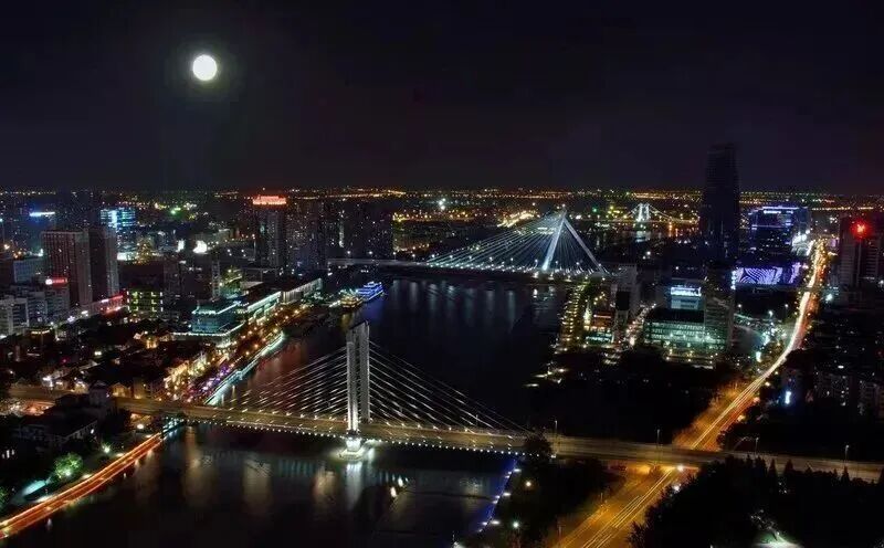 InsightNingbo's tweet photo. If you're in Ningbo for Mid-Autumn Festival, here's one for your evening plans. A riverside mooncake feast is coming to Sanjiangkou, along with hands-on crafts, calligraphy, lanterns, and live performances. @TravelNingbo https://t.co/cx8hngeCwh