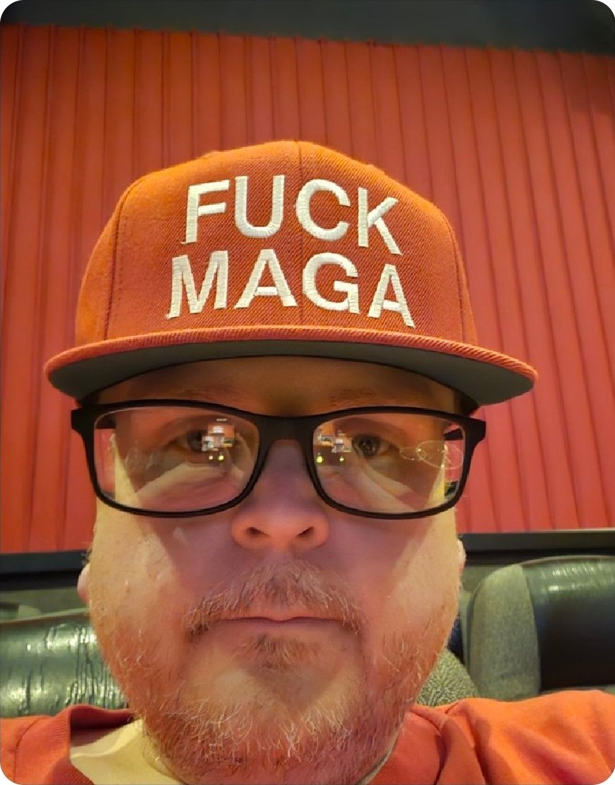 Onaroll1998's tweet photo. @FOODisLIFE503 @ConservWVgirl @Antonio42428461 @AOregonian YOU ARE A PATHETIC EXCUSE FOR A MAN!!  YOU ARE INCAPABLE OF CHANGE.  JUST A SCAMMING PIECE OF SHIT!!  YOU ARE NOT NOR WILL EVER BE TOMMY.  YOUR A TROLL UNDER THE BRIDGE.  ROFL https://t.co/10lco7weDo
