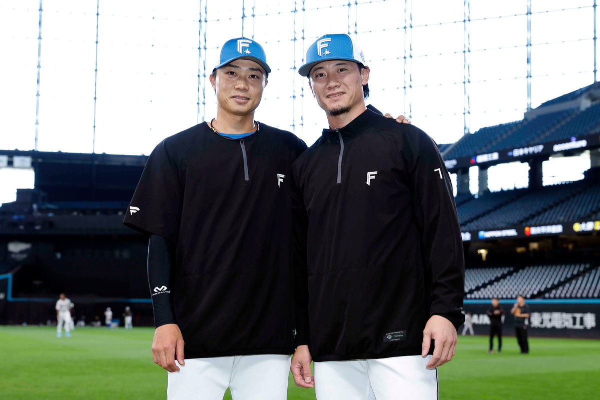 dodgersmunchen1's tweet photo. エモい。遥輝戻ってきてくれてありがとう😭中島卓也さん。ハルタクコンビ永遠に。
9番ショート中島卓也。1番レフト西川遥輝。下位から繋がるこのコンビ大好きでした✨今日は精一杯楽しんでほしい。
#lovefighters https://t.co/krZSExqz1q