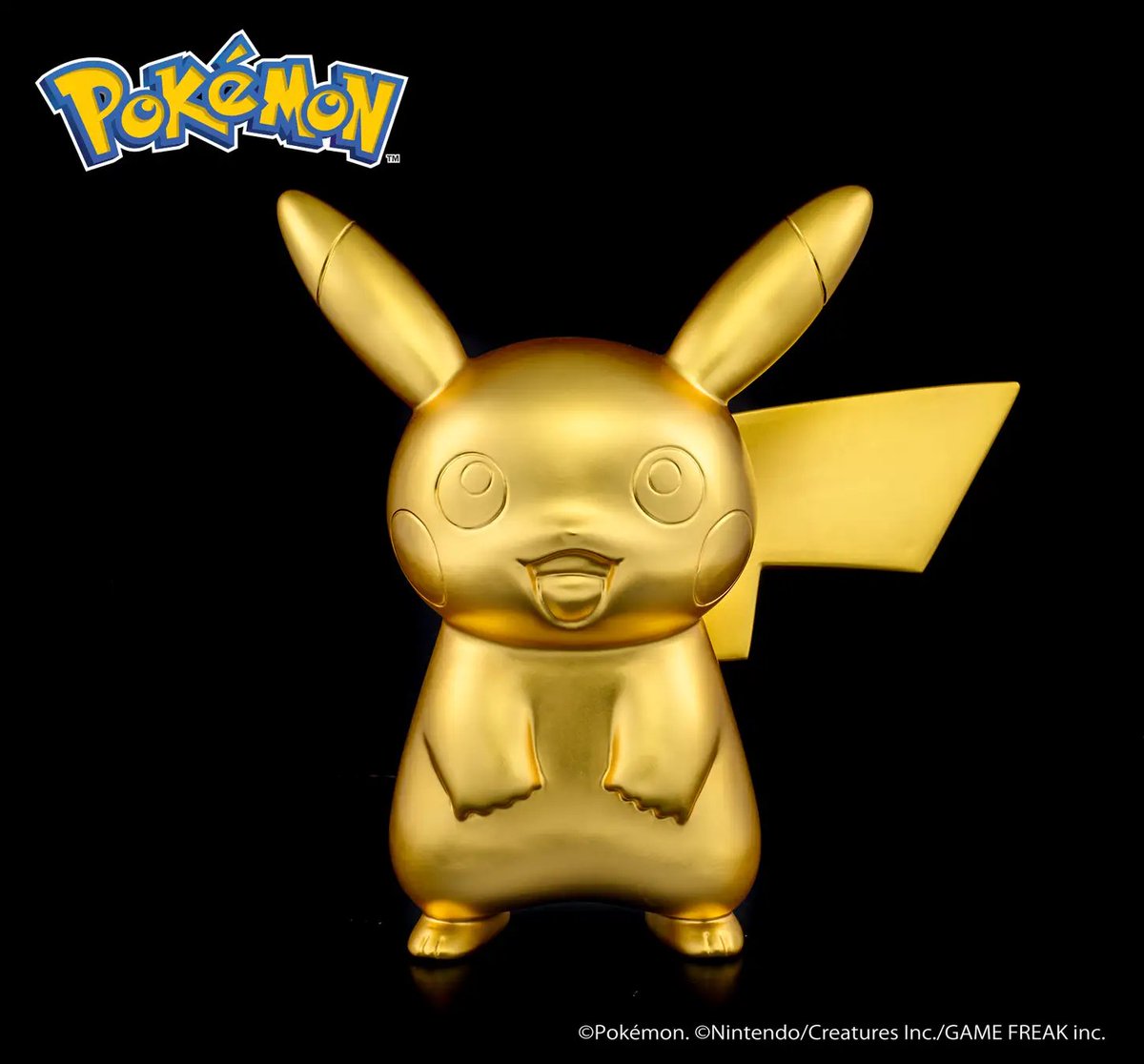 PokeGetInfoMain's tweet photo. 【ポケモン30周年】
サーフゴーを純金で製作した「K24 サーフゴー」の発売が決定

📅 2026年9月30日(水)発売
📍 横浜髙島屋 8階「横浜大黄金展」
💰 1,540,000円(税込)

✅商品詳細
・素材：K24(純金)
・重さ：約15g
・高さ：約6cm

さらに会場では
・金箔約730枚を使用した等身大サーフゴー
・金箔約200枚を使用した等身大ピカチュウ
の黄金像も特別展示されるようです

✅詳細はこちら
https://t.co/4zaM9cNpJA