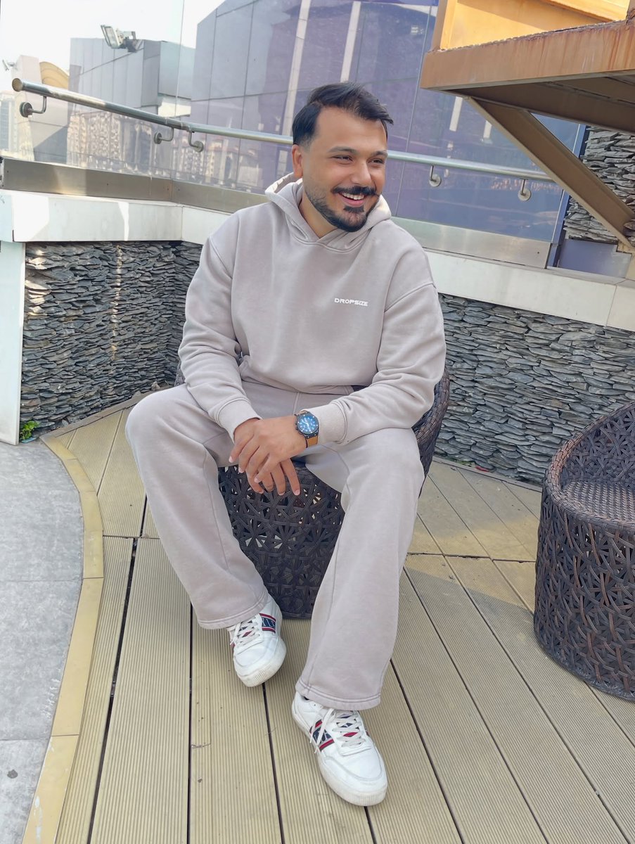 CythiaUelmrtek's tweet photo. Comfort meets style. https://t.co/qw5RyqwXGh