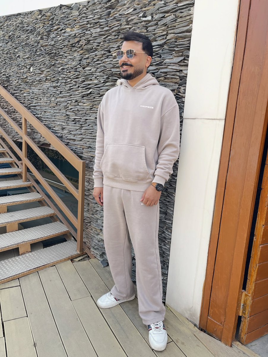 CythiaUelmrtek's tweet photo. Comfort meets style. https://t.co/qw5RyqwXGh