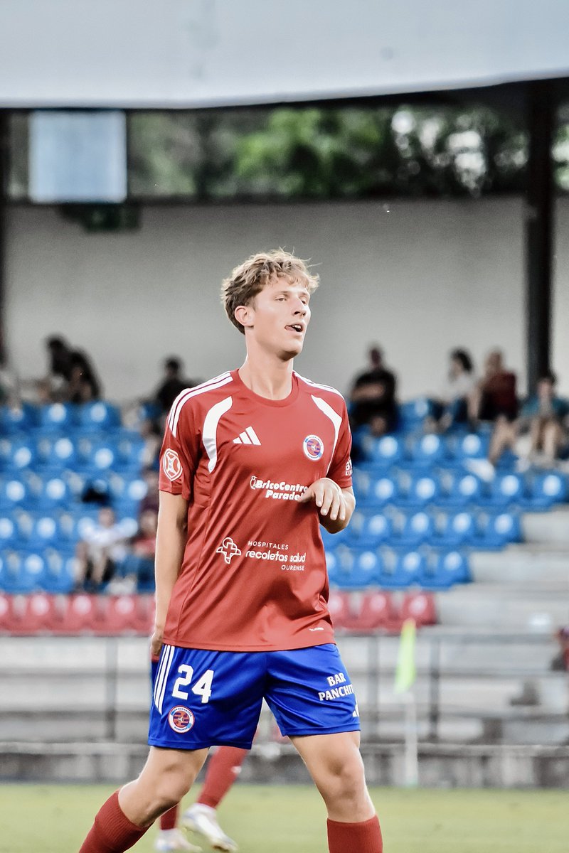 fvermellou's tweet photo. 🇱🇹𝗝𝗔𝗡𝗦𝗢𝗡𝗔𝗦 𝗖𝗢𝗡𝗩𝗢𝗖𝗔𝗗𝗢 𝗖𝗢𝗔 𝗦𝗘𝗟𝗘𝗖𝗖𝗜𝗢𝗡 𝗟𝗜𝗧𝗨𝗔𝗡𝗔 𝗦𝗨𝗕-𝟮𝟭

⚽️ O dianteiro de 21 anos perderase os encontros ante Cacereño e Real Unión.

👀 É o primeiro xogador do Ourense que é convocado pola súa selección nacional.

🍀 Moita sorte, Romualdas! https://t.co/gKOyvEUMwj