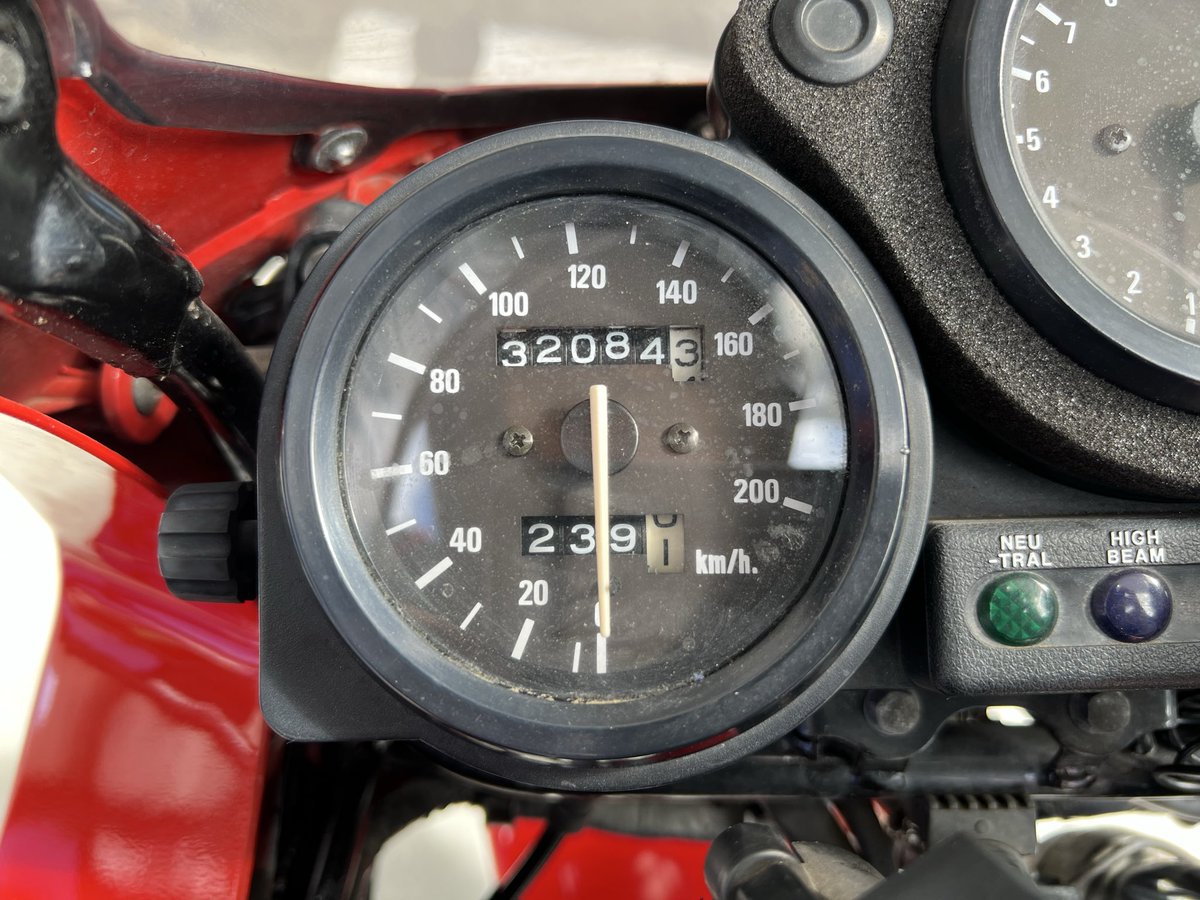 xazexo's tweet photo. NSR125R 驚異の燃費 28.5km/L！ 2ストなのに〜 #NSR #NSR125 https://t.co/1roNctDhOr