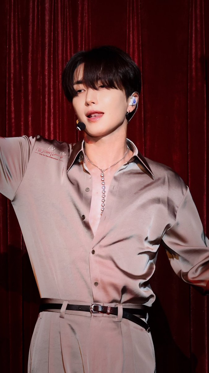 1983HeartLand's tweet photo. 🍒🪽｜260919🗝₊˚⊹♡FC in Macau

拥有BAD NAME的孤独男

@special1004 
#LEETEUK #이특 
#HEECHUL #희철 
#83line #83z 
#利特 #金希澈
#superjunior https://t.co/cmK6DH0vkM