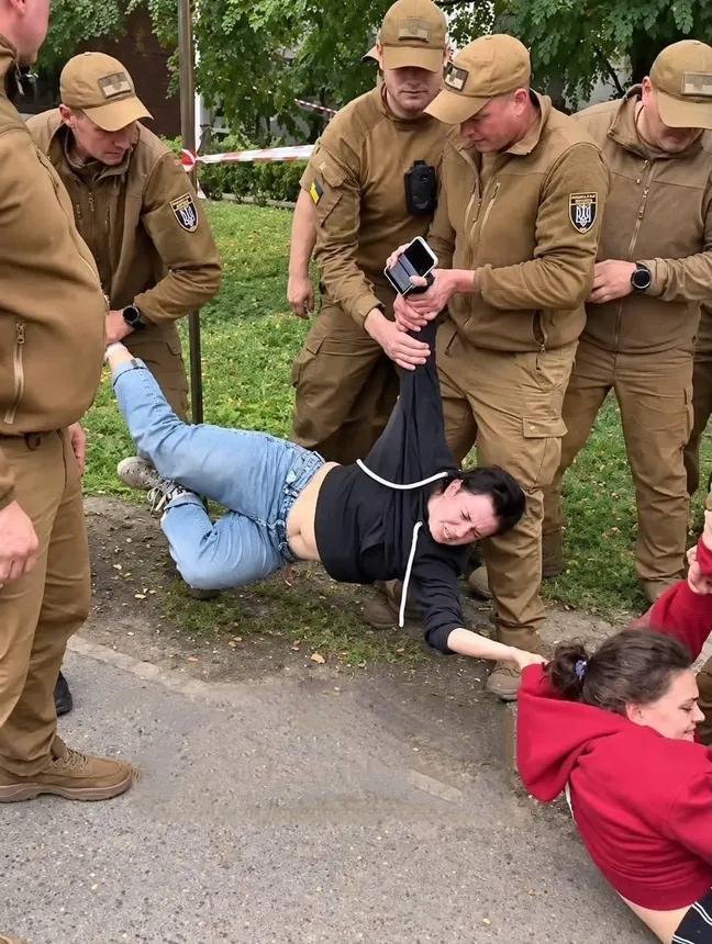 SteamUP_Team's tweet photo. @Vitaliy_Klychko муніципальне пвк кличка і його банди в дії. https://t.co/4lwo7AFXqL