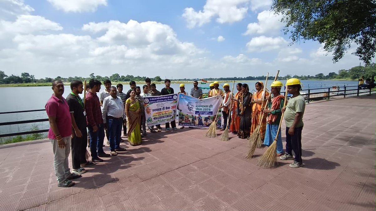 PatnaAtari's tweet photo. Clean Public Places &amp; Community Awareness 🧹🇮🇳

On Day 5, KVKs actively contributed towards cleanliness through cleanliness drives at public places, office premises and community areas, along with awareness activities.

#SwachhataHiSeva2026 https://t.co/rh77Rug4TE