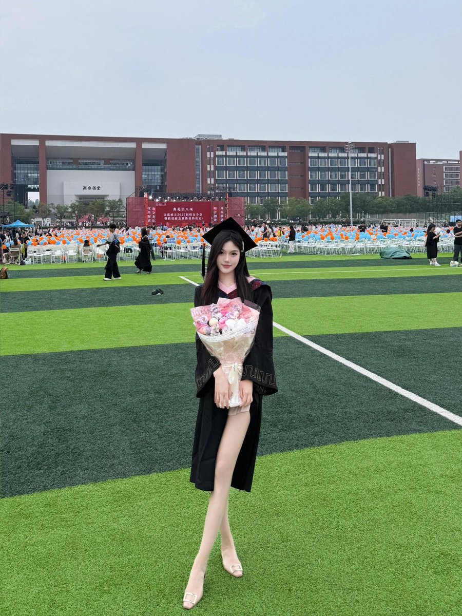 amy59op7's tweet photo. 新人刚玩x    

想发点照片  有人锐评女大福照吗  

  直接给不墨迹  发完我要删了….. https://t.co/cgNQKDJYra