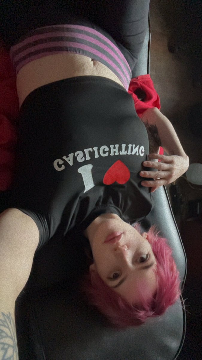 Bigsissy28's tweet photo. I love boobies #boobies #fan https://t.co/DhHfptXgb5
