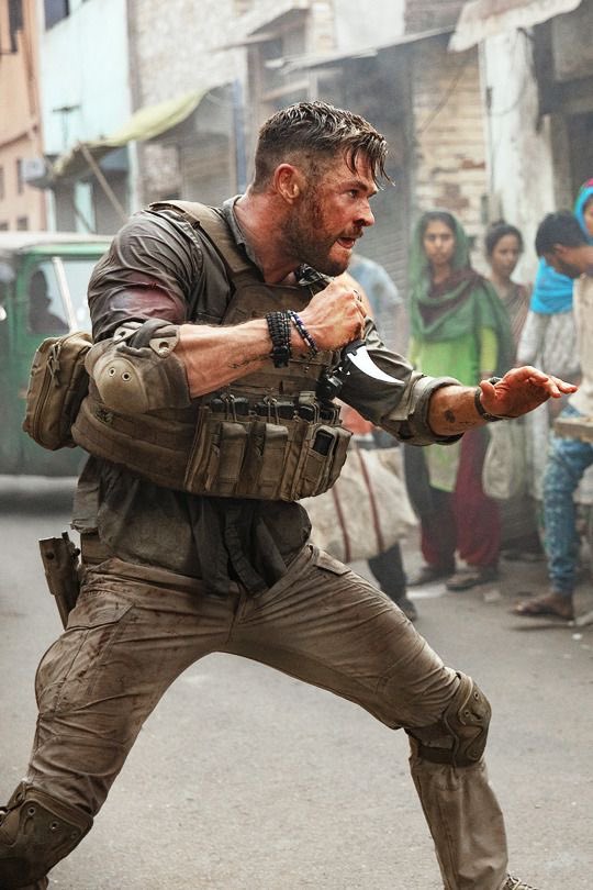 mirexmoses's tweet photo. Who wins in a one on one combat fight? 

Tyler Rake (Extraction).      Or     Jack Reacher https://t.co/yz7qnTYgaP