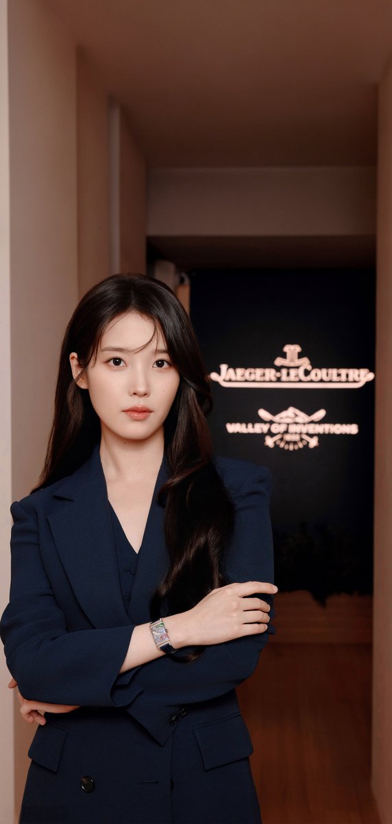 wyjc516's tweet photo. 지은시
IU X Jaeger-LeCoultre 
mobile wallpaper 
#아이유 #IU #JaegerLeCoultre #ValleyOfInventions https://t.co/cDgZeQ2eyQ