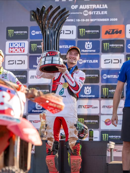 mxgpstatistics's tweet photo. Aantal Grand Prix overwinningen per rijder:
1. Herlings 125x (61x MX2 &amp; 64 MXGP)
2. S.Everts 101x
3. Cairoli 94x
4. Smets 57x
5. Gajser 52x
6. Robert 50x
7. Prado 49x
8. Malherbe-Geboers 39x
10. Pichon 38x
#MXGPStatistics #Beup2date #PoweredbyKEMCO #KEMCOMotorsportArchives https://t.co/MYb5xtTu8s