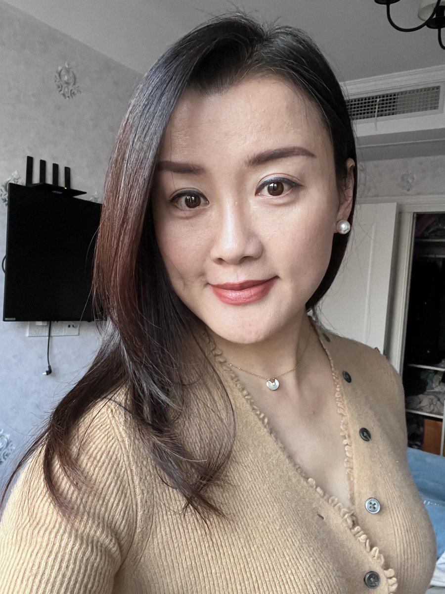 solorlove's tweet photo. 35+又怎样？年龄带走了青涩，却留下了自信、阅历和分寸感 https://t.co/q92yVs7BnM