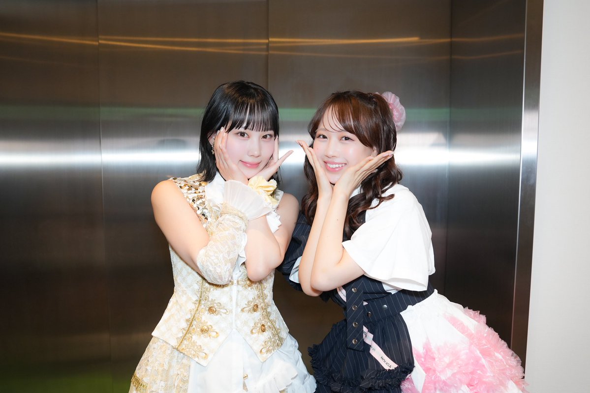 FRUITS_ZIPPER's tweet photo. CDTVライブ！ライブ！秋の大感謝祭2026で
#JuiceJuice の #江端妃咲 さんとお写真を撮らせていただきました🍹🩷

ありがとうございました📸🫶
かれんたんもとっても喜んでました💓

@TBSCDTV
@JuiceJuice_uf さん
@karen_fz0328
 #松本かれん
#FRUITSZIPPER #ふるっぱー https://t.co/Gn99sY4Tgn