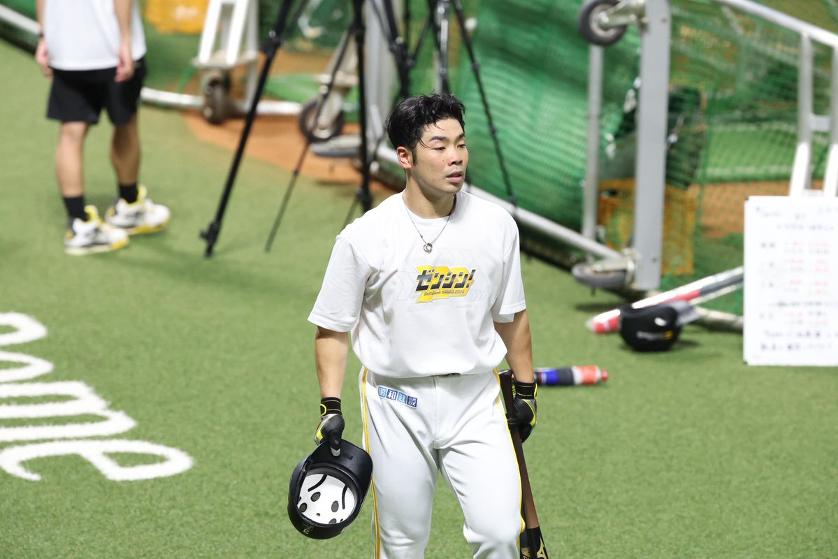 takafullc2's tweet photo. 【スタメン】
9月22日vs西武 @ みずほPayPayドーム

1右 柳町達
2左 柳田悠岐
3指 近藤健介
4三 栗原陵矢
5中 牧原大成
6一 山川穂高
7二 今宮健太
8捕 海野隆司
9遊 庄子雄大
投 上茶谷大河

#sbhawks #鷹フル https://t.co/YAXDUv7L0F