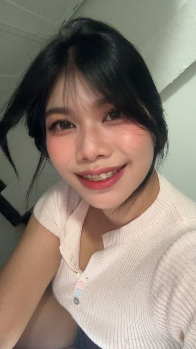 InsuwanSiriwan's tweet photo. อยู่แต่บ้านไม่ได้ไปไหนเลยจริงๆ  =^= https://t.co/3Dj9ZndzkR