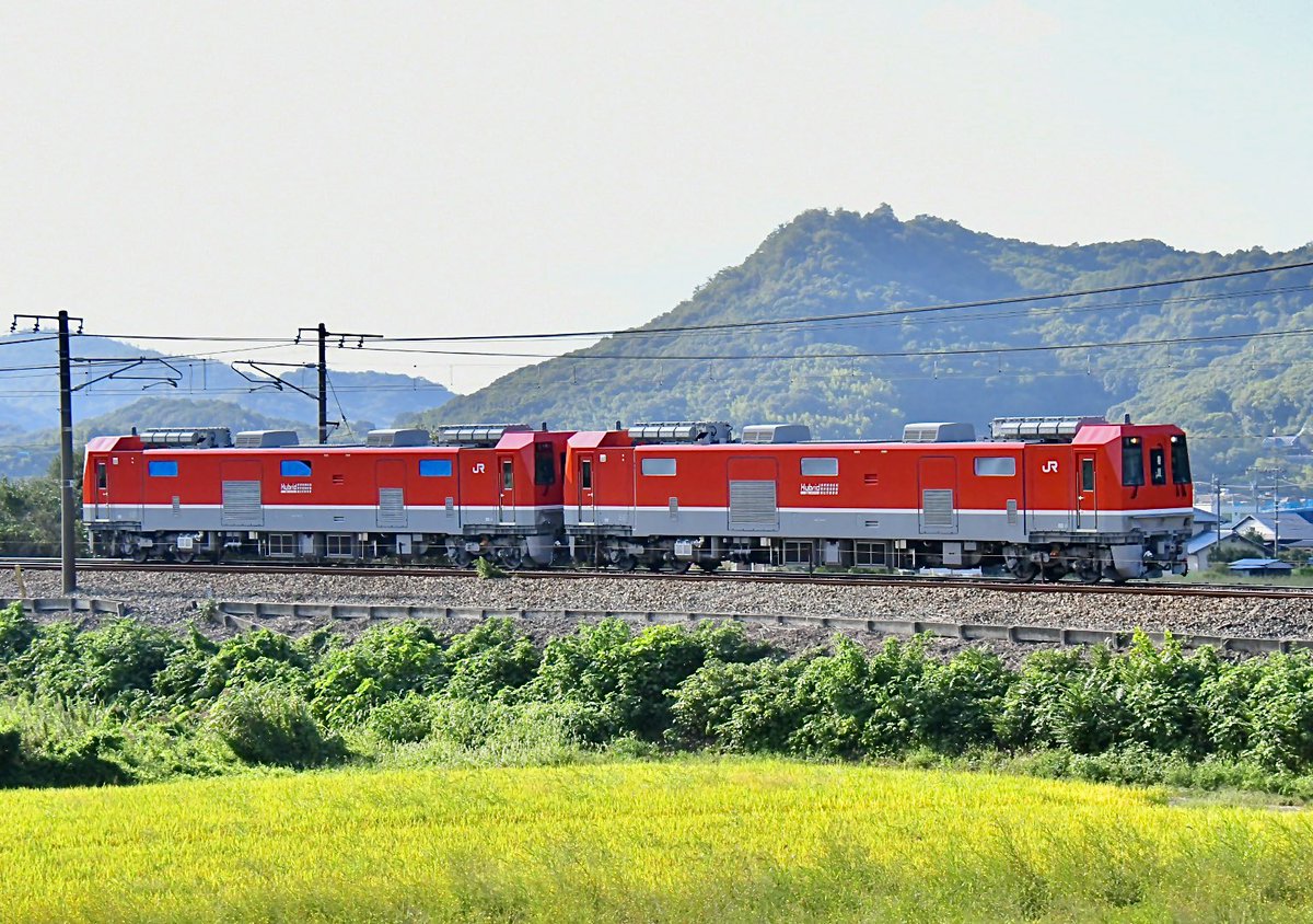 tetsutetsu181's tweet photo. 回9362D    DEC743-1+DEC743-2
秋晴れの岡山路をゆっくり、本日の終着地岡山へ向け走り去りました
2026年9月22日
#DEC743 　#山陽本線　#回送 https://t.co/km8qY2HPjE