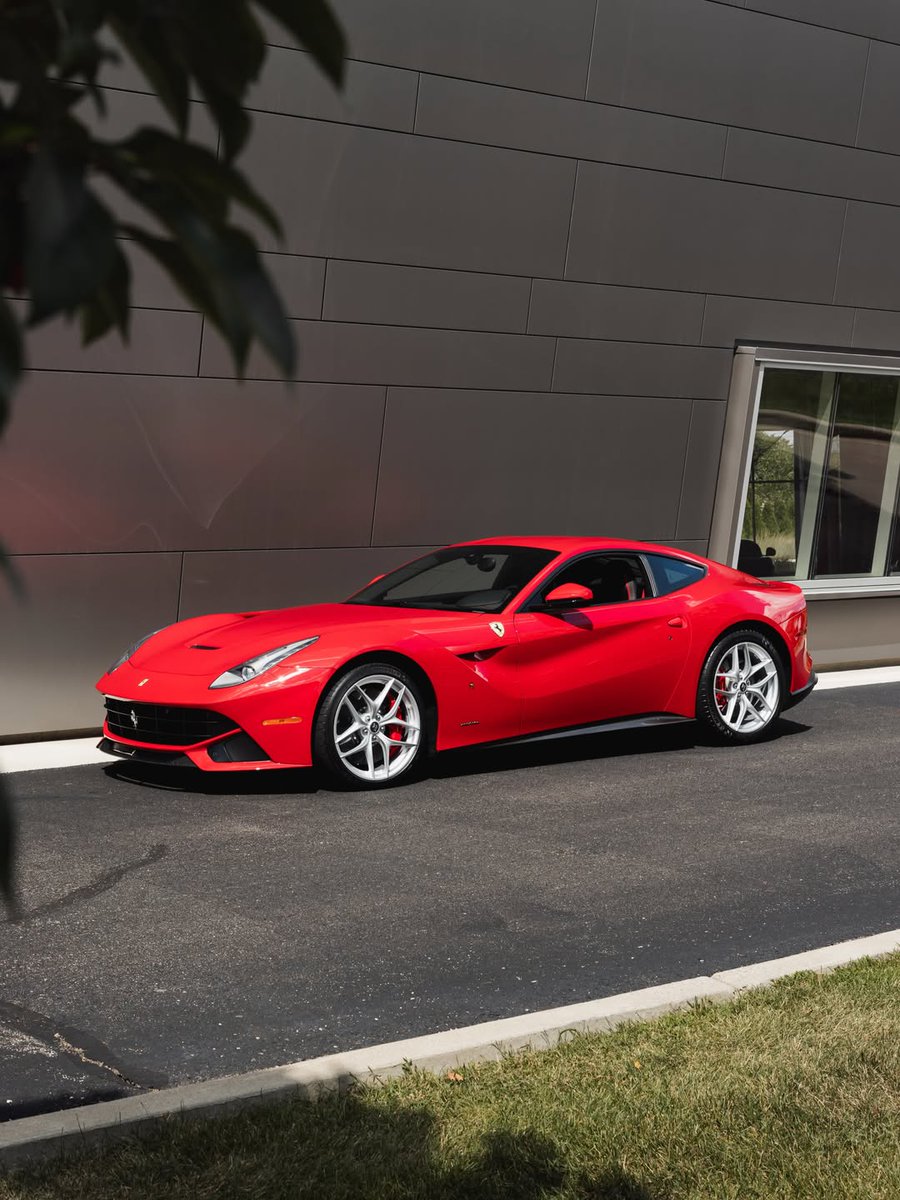 RPMvisualss's tweet photo. Ferrari F12berlinetta https://t.co/xQsfYp947j