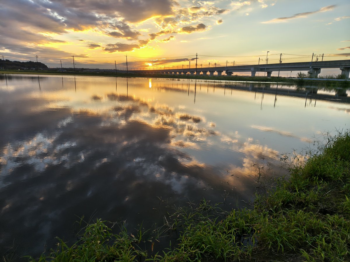 narita_yukawa's tweet photo. 間もなく日没ですが、浸水域が拡大しています。印旛沼周辺には近づかないようにお願いします。 https://t.co/RVS3QtvcLR