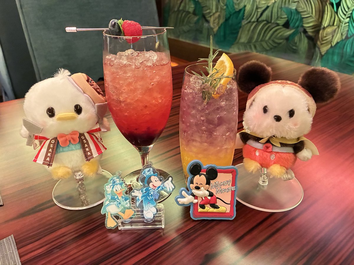 masumitomickey's tweet photo. 今日は随分前に「ココ���トご飯」の予約を入れていたカンナに行ってきました。ディナーのシャーウッドは諦めました（涙）ハロウィーンのランチコース、マジカルアートドリンク、スペシャルドリンク、オリジナルカクテル（紅葉・いちょう）を頂きました。オマール海老と鮑のココットご飯、美味しかった‼️ https://t.co/28QQENdLPr